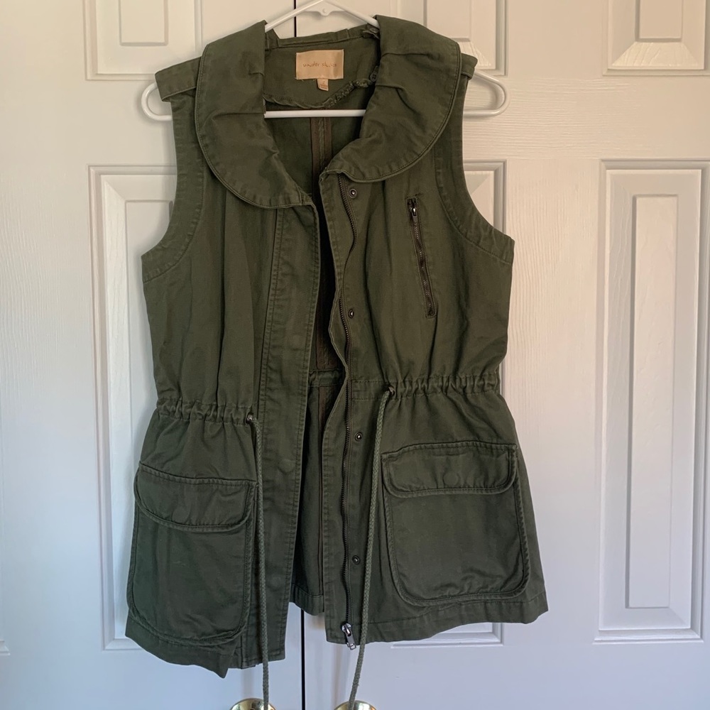 Under Skies green military style vest size small